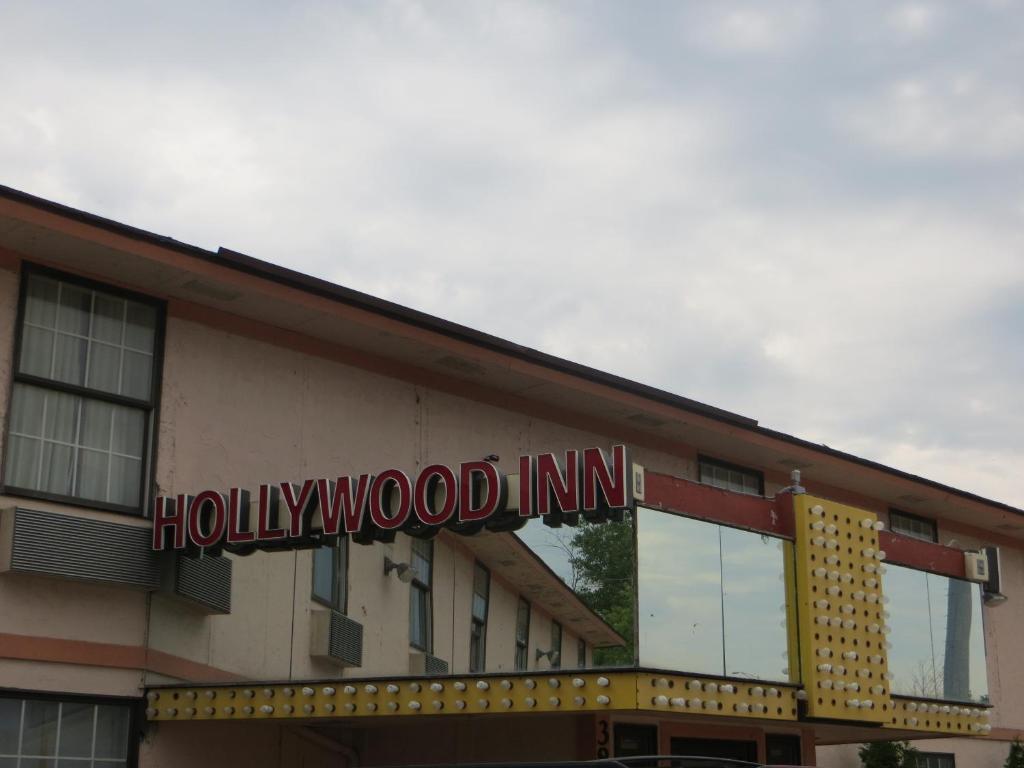 Hollywood Inn & Suites 구르네 외부 사진