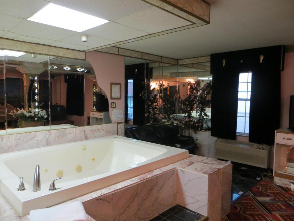 Hollywood Inn & Suites 구르네 객실 사진
