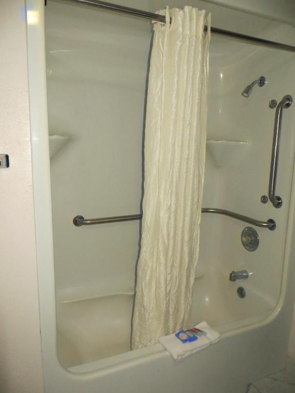 Hollywood Inn & Suites 구르네 외부 사진